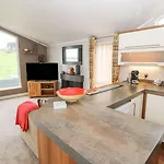 No 8 Hillcote