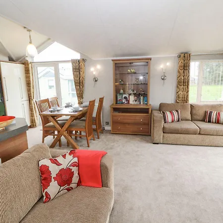 No 8 Hillcote *