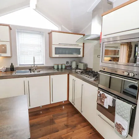 No 8 Hillcote