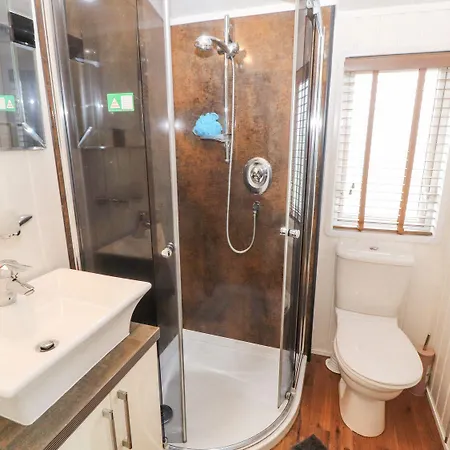 No 8 Hillcote