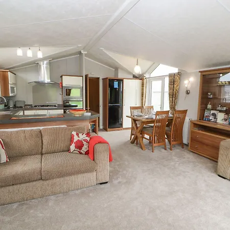 No 8 Hillcote
